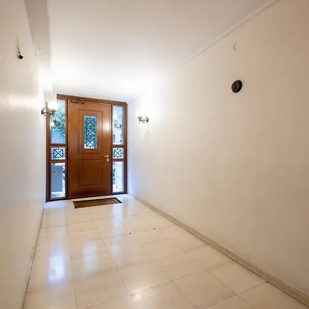 Apartment Acropolis One Road Up *